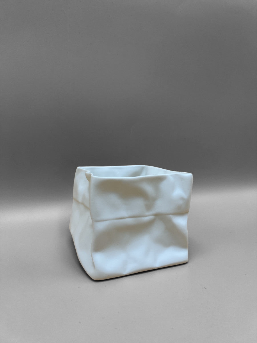 SERAX — Papierzak KIKI, M (Kiki van Eijk), porselein